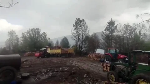 Karabük'te Yıldırım Düşmesi Panik Yarattı