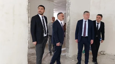 Kars'ta Kütüphane Yatırımları İncelendi