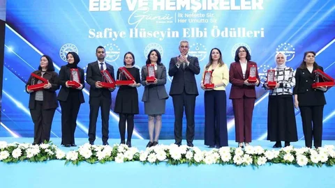 Yılın Hemşireleri Malatya'da Ödüllendirildi