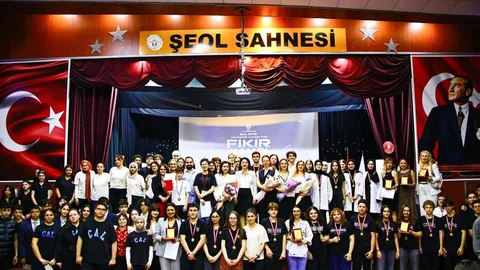 İzmir'de Genç Girişimcilerin Projeleri Ödüllendirildi