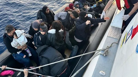 Çeşme Açıklarında Düzensiz Göçmen Operasyonu