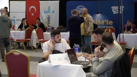 Arnavutköy'de Engelsiz İstihdam Fuarı Yoğun İlgi Gördü