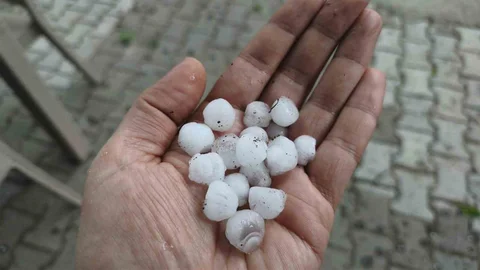 Manisa'da Dolu Yağışı Etkili Oldu