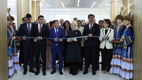 Emine Erdoğan Kazakistan'da Laboratuvar Açtı