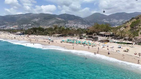 Alanya'da Yaz Havası Etkili Oldu