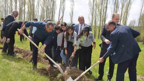 Bulanık'ta 350 Fidan Dikimi Gerçekleşti