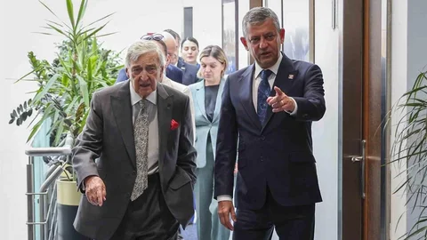 CHP Genel Başkanı Özel Koç Ailesi'ni Ağırladı