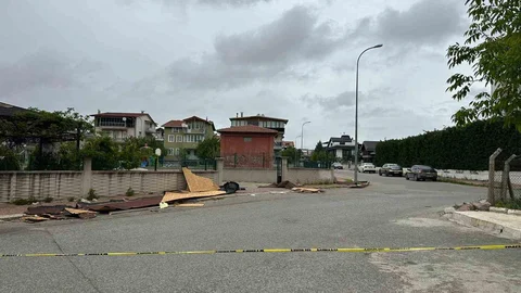 Uşak'ta Fırtına Etkileri Yoğunlaştı