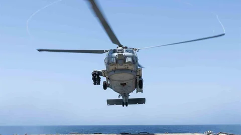 İran’a Yönelik Ablukada Gemiler Değiştirildi