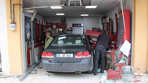 Amasya'da Gözlükçüye Daldılar