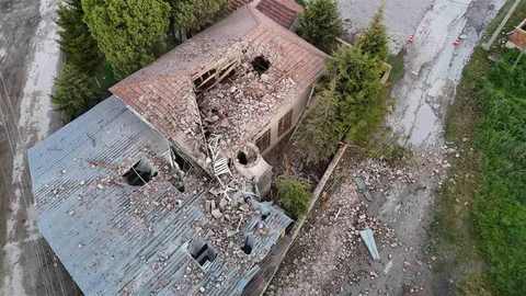 Eskişehir'de Yıldırım Minareyi Yıktı