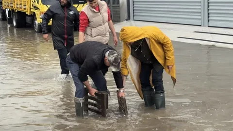 Zile’de Sağanak Yağış Etkili Oldu