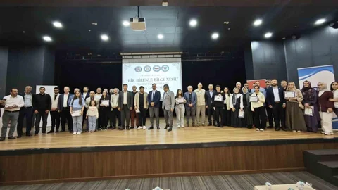Manisa'da 'Bir Bilenle Bilge Nesil' Projesi Ödül Töreni