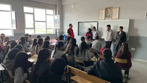 Sarıkamış'ta Öğrencilere Seminer Düzenlendi