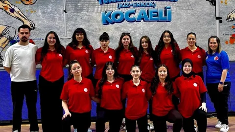 Bilecik Kız Voleybol Takımı Yarı Finale Yükseldi