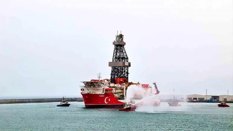 Yıldırım Sondaj Gemisi Karadeniz'de Göreve Başladı