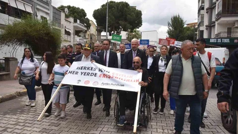 Menemen'de Engellilere Farkındalık Yürüyüşü