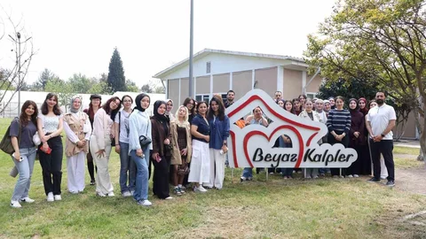 Üniversite Öğrencileri Sosyal Hizmet Eğitimi Aldı