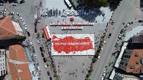 Karaman’da "Yürüyen Sözlük" Etkinliği Düzenlendi
