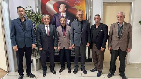 Emeklilerden SGK’ya anlamlı ziyaret