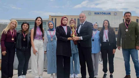 EBYÜ Bahar Şenlikleri Ödülleri Verildi