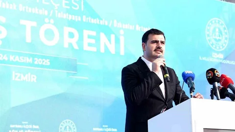 İzmir İçin Taş Üstüne Taş Koyanların Yanındayız