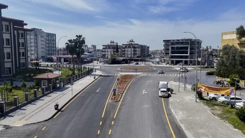 Tarsus'ta Kavşak Düzenlemesiyle Ulaşım Güvenli Hale Geldi