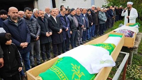 Ordu'da Anne ve Oğul Aynı Gün Defnedildi