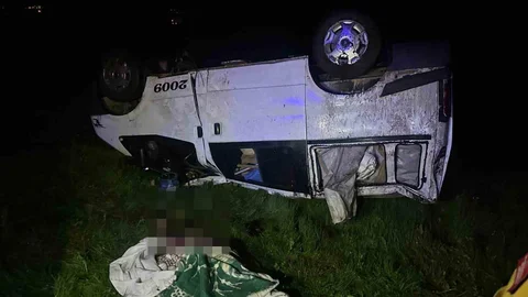 Varto'da Kamyonet Takla Attı