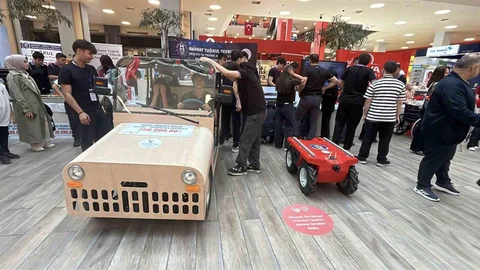 Öğrencilerin Ürettiği Projeler Sergilendi