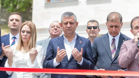 Özgür Özel Bornova’da Açılış Törenine Katıldı