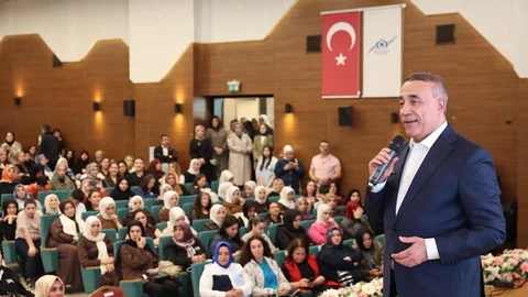 Sultangazi'de Kadınların Eserleri Sergilendi