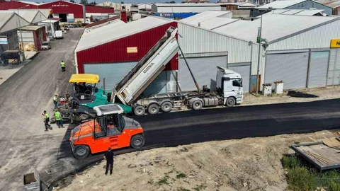 Tarsus'ta Asfalt Yenileme Çalışmaları Devam Ediyor