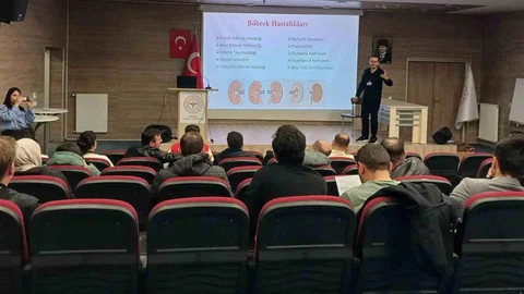 Göç İdaresi Personeline Sağlık Eğitimi Verildi