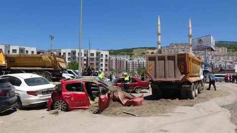 Freni Boşalan Kamyon Kazaya Neden Oldu