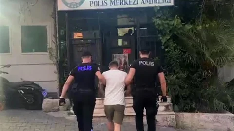 İzmir’de 42 Yıl Hapis Cezası Olan Dolandırıcı Yakalandı