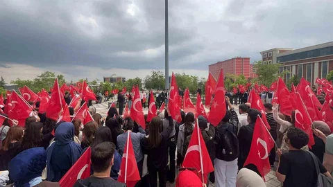Bilecik'te Bayrak Saldırısına Tepki Yürüyüşü