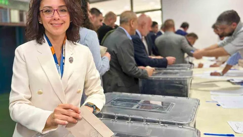 Menteşe'de Belediye Başkanı Aras Yeniden Seçildi