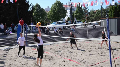 Bolu'da Plaj Voleybolu Turnuvası Düzenlendi
