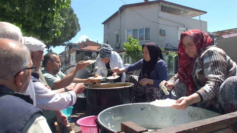 Balıkesir'de Geleneksel Mahalle Hayrı Yapıldı