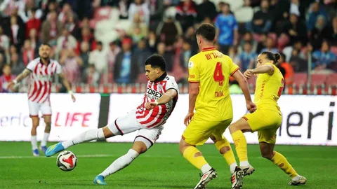 Samsunspor, Göztepe'yi 1-0 Önde Tamamladı