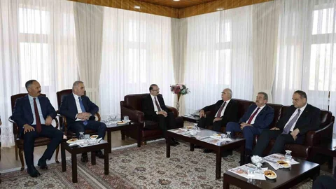Hukuk ve Bilim Erzurum'da Buluştu