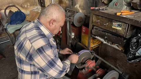 Bıçak Ustasından Kasaplara Güvenli Kesim Uyarısı