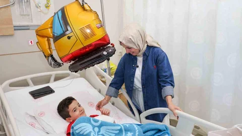 Bilecik'te Hastane Ziyaretiyle Çocuklara Destek