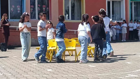 Minik Yüreklerden Coşku Dolu 23 Nisan Etkinliği