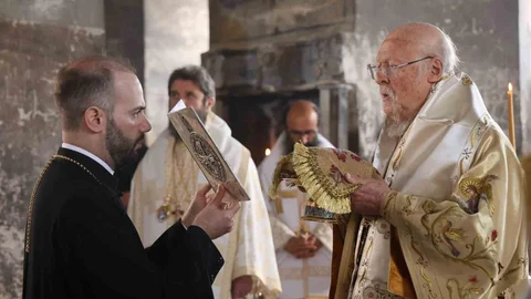 Fener Rum Patriği Bartholomeos'tan Bayram Kutlaması