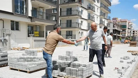 Germencik'te Parke Taşı Çalışmaları Devam Ediyor