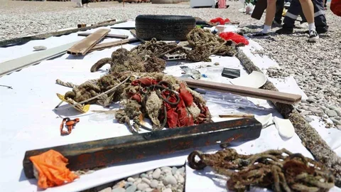 Antalya'da 20 Ton Atık Temizlendi