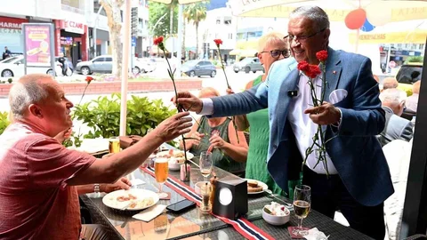 Kemer'de Norveç Bayramı Coşkusu