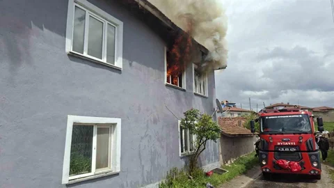 Seyitgazi'de Ev Yangını Çıktı